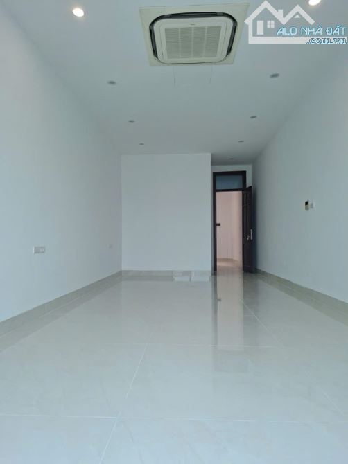 NHÀ THANG MÁY THƯỢNG THANH 50m2x 5 T XÂY ĐỘC LẬP - 10M RA ĐƯỜNG Ô TÔ TRÁNH - 7.8 TỶ - 3