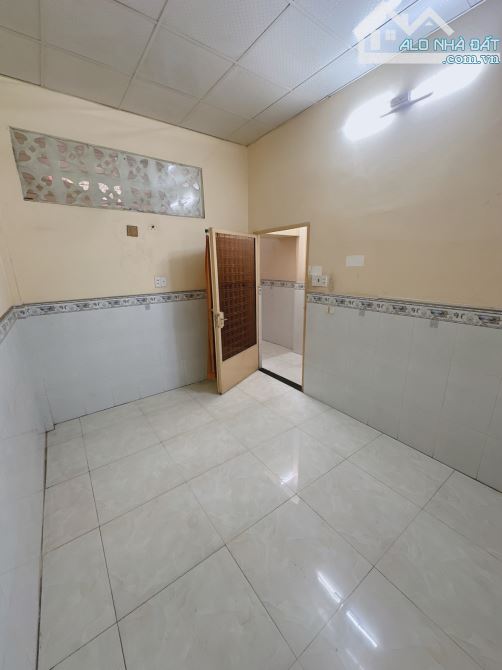 Bán nhà mặt tiền Huỳnh Tấn Phát gần cầu Tân Thuận 1 giá sập sàn chỉ 114tr/1m2. - 3