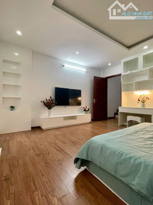 DÂN XÂY - NỘI THẤT XỊN SÒ - TRUNG TÂM CẦU GIẤY - 30M Ô TÔ. - 11.5 TỶ - 3