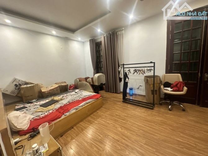 Bán siêu phẩm mặt ngõ Đội Cấn quận Ba Đình - Sổ đỏ 108m2- 5 tầng - MT 7m -  Giá 40 tỷ - 3