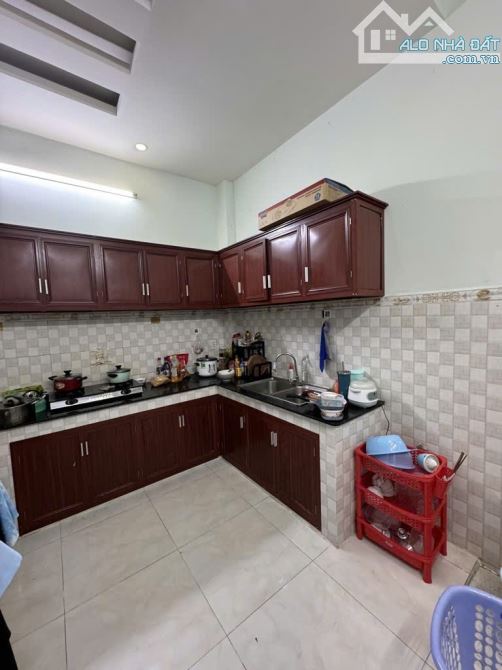 🏡NHÀ MỚI ĐẸP - 3 TẦNG - GIÁP TÂN PHÚ - HẺM XE HƠI THÔNG❗️💰CHỈ NHỈNH 4 TỶ (TL)💥💥 - 3