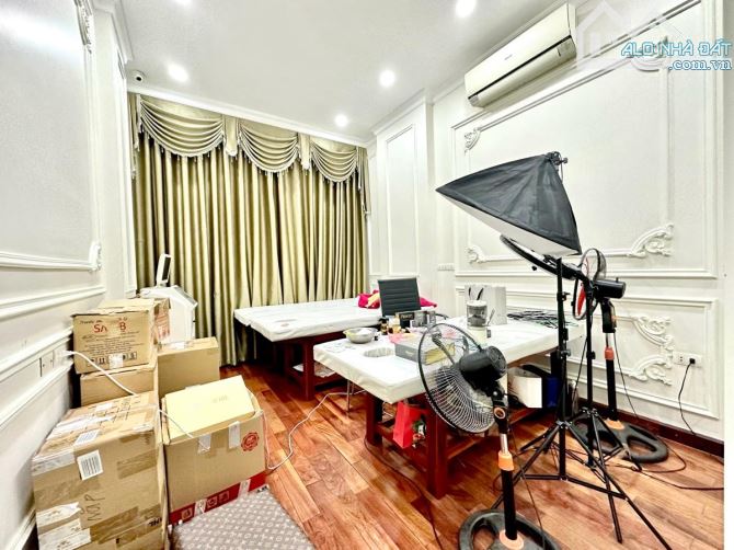 500tr/m2 sẵn dòng tiền 30tr: mặt phố Tôn Đức Thắng, vỉa hè, KD, thông sàn 42m*5T