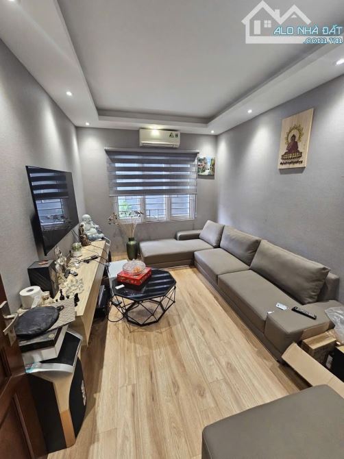 NHÀ 4 TẦNG ĐỘI CẤN, 2 NGÕ TRƯỚC - SAU OTO TRÁNH KINH DOANH 49m2, MT 3m GIÁ CHỈ 9.6 TỶ - 3