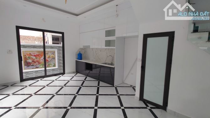 TRUNG TÂM THANH TRÌ, BIỆT THỰ 5 TẦNG 100M2, Ô TÔ ĐỖ CỔNG 9,8 TỶ - 3