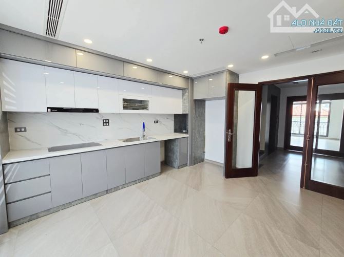 7 tầng thang máy xây mới Hoàng Quốc Việt oto tránh vỉa hè, 20m ra Phố, 60m2. Giá 31 tỷ - 3