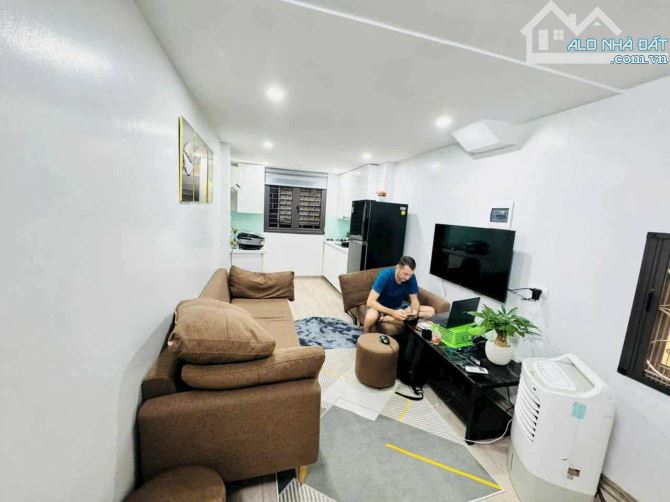 NHỎ NHƯNG CÓ VÕ ♨️  Bán nhà phố Đội Cấn DT 15/22 m2 x 6.5 tầng, mt 2.8 m - Giá 5.85 tỷ - 3