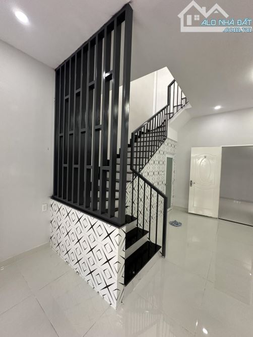 Bán nhà mới đẹp lung linh đường Huỳnh Thiện Lộc , Hoà Thạnh ,Tân Phú  Dt : 70m2-Nhỉnh 5tỷ - 3