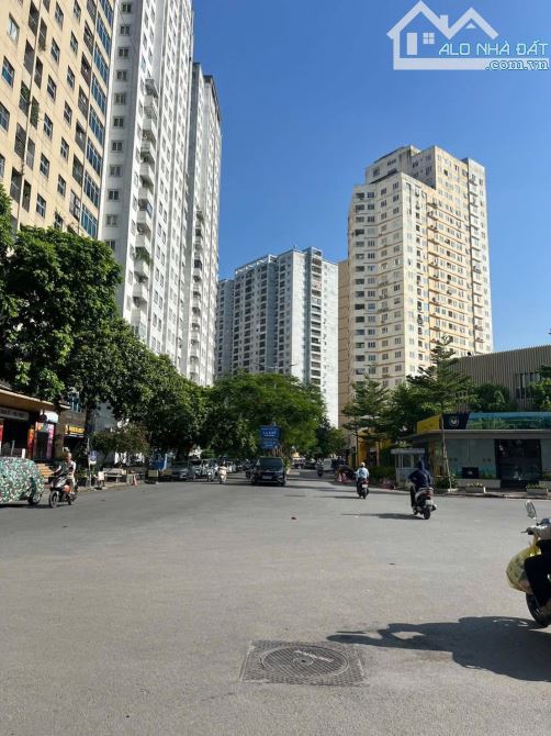 Bán Nhà Phân Lô Vỉa Hè Ô Tô Tránh Đường Đôi KĐT Văn Khê 50m 5 Tầng 14.8 Tỷ - 3