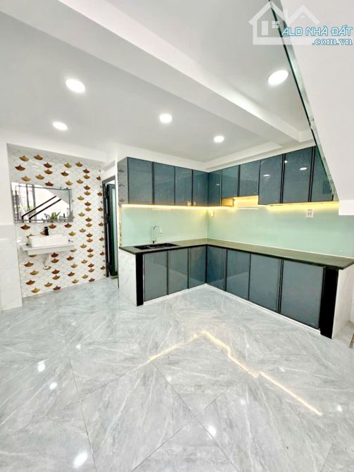 Bán nhà 2 lầu hẻm 90 Âu Dương Lân P. Chánh Hưng Quận 8 - 3