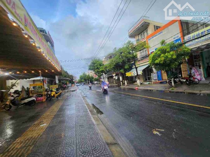 🔥NHÀ 2.5 TẦNG KỲ ĐỒNG, SÁT BIỂN NGUYỄN TẤT THÀNH, NẰM Ở VỊ TRÍ KD SẦM UẤT - 190M2 - 11.5T - 3