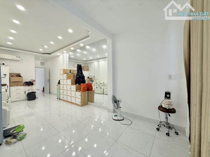 Huỳnh Khương Ninh quận 1 70m2 4 tầng giá chỉ 35 tỷ - 3
