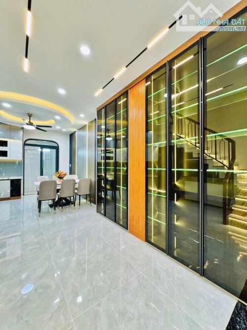 ĐỊNH CƯ CẦN BÁN CĂN NHÀ TRẦN QUANG DIỆU,PHƯỜNG 14, QUẬN 3, GIÁ:5,58TỶ/63M2 (4,5x14) - SHR - 3