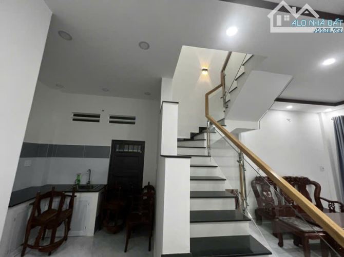 Gấp bán - Hẻm ô tô - Nhà mới 2 tầng 36.2m2 ( 4.5x8) - Gần cầu Bình Lợi - Tiện ích đầy đủ - 3