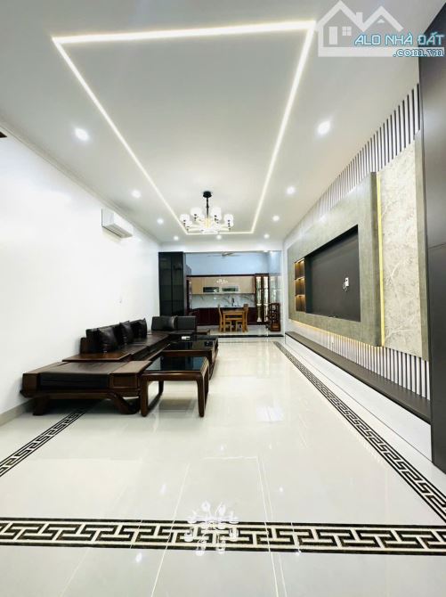 Nhà 90m2- 3 tầng full nội thất Thiên Lôi, vị trí gần ngay AEON, đường rộng 15m, vỉa hè 5m - 3