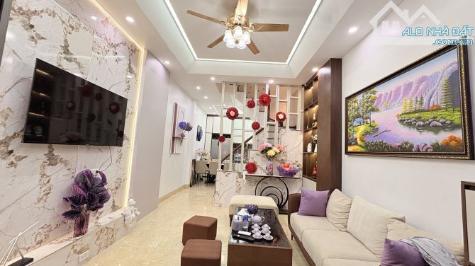 Bán nhà Hồng Mai, 40m 4 tầng 4 PN full nội thất đồng điệu, ấm cúng - 3