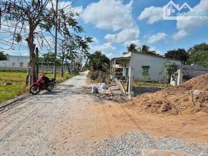 300m đất thổ 10*30 mặt tiền đường Liên Ấp đã xây sẵn móng nền kiên cố giá đầu tư - 3