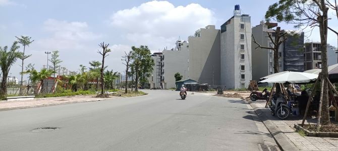 Cực Hiếm!!!! Bán nhanh lô đất nhỏ xinh TDC Ngọc Thụy, DT 36M2, Đường 17.5 M, Vỉa hè, KD!!! - 3