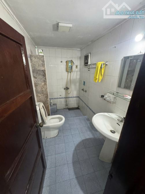 Nhà Cho Thuê Nguyên Căn Đường Nguyễn Văn Giai Quận 1 - 3