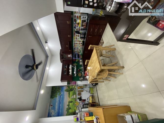 NHÀ 3 TẦNG – MẶT TIỀN HUỲNH VĂN NGHỆ – GẦN CHỢ, TRƯỜNG HỌC, SÂN BAY – GIÁ 10.9 TỶ - 3