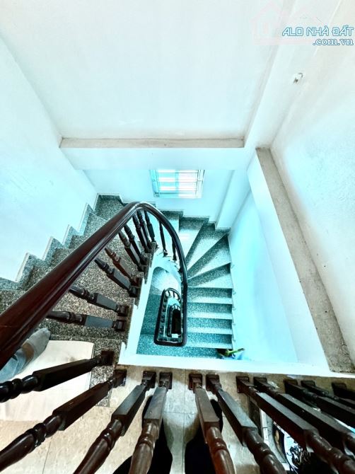 Bán nhà Minh Khai 37,8m2 - 5 tầng - Mặt tiền 3m - Giá chào 5,25 tỷ - 3