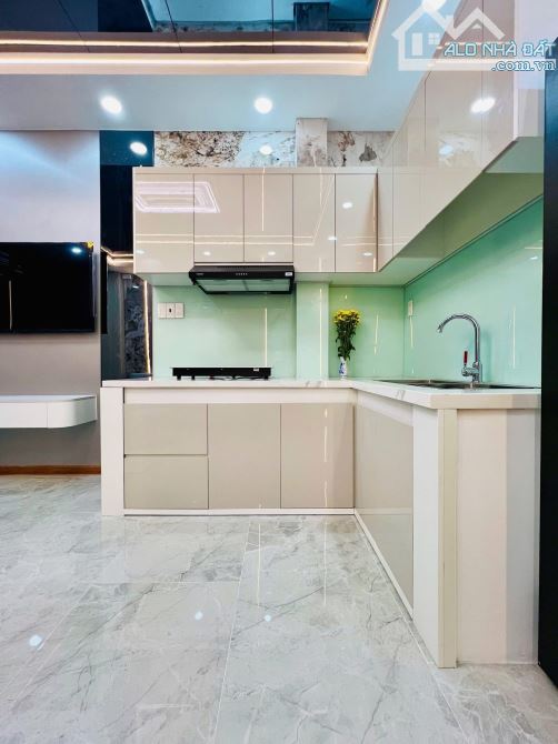BÁN NHÀ NHỈNH 5 TỶ - SÁT CÔNG VIÊN LÀNG HOA GÒ VẤP - 3