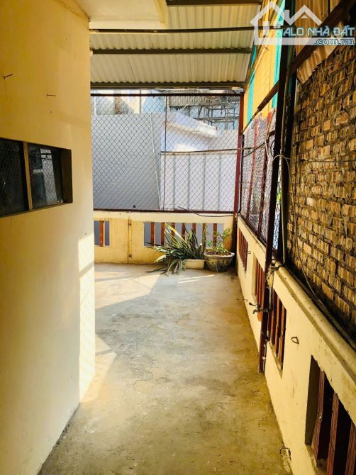 Cho thuê nhà nguyên căn ngõ 55 Hoàng Hoa Thám , Ngọc Hà , Ba Đình 26m2 x 3 tầng 6tr5 - 3