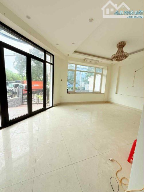 * * *LÔ GÓC - KINH DOANH VP - THANG MÁY - NHÀ ĐẸP VỊ TRÍ SIÊU VIP MẶT TIỀN LỚN  Biệt thự - 4