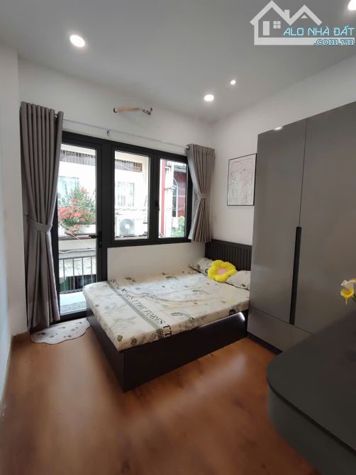 GẦN KHU PHAN XÍCH LONG, NHÀ ĐẸP 2 TẦNG 3PN, 41M2, giá 5.95 ty TL - 4