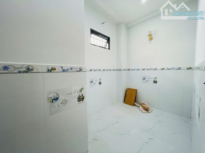 BÁN NHÀ 1 TRỆT 2 LẦU MỚI ĐẸP HẺM LÝ THƯỜNG KIỆT GẦN BIỂN BÃI TRƯỚC - 4