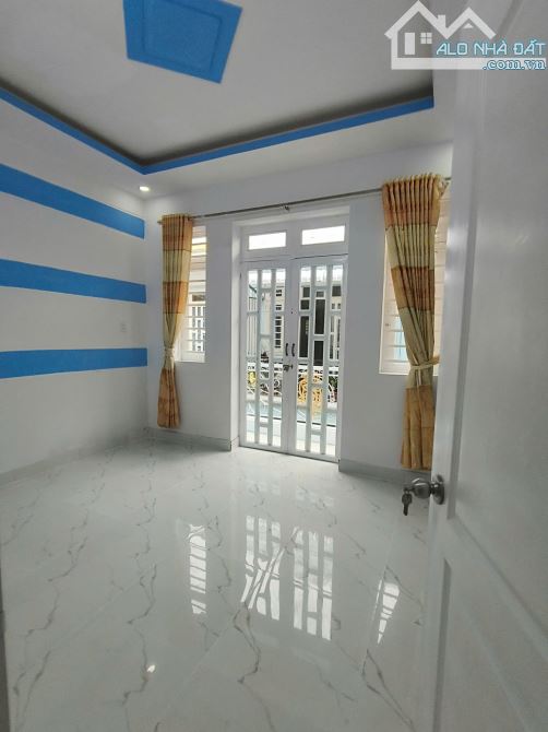 Nhà 2 tầng 575tr, 4x10 ngay Uỷ Ban Mỹ Hạnh 2 Phòng ngủ - 4