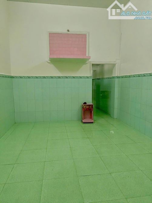 NHÀ CHÁNH NGHĨA  1 trệt + 1 lửng, gồm 3 phòng ngủ  Đường ô tô 4 chỗ tới nhà - 4