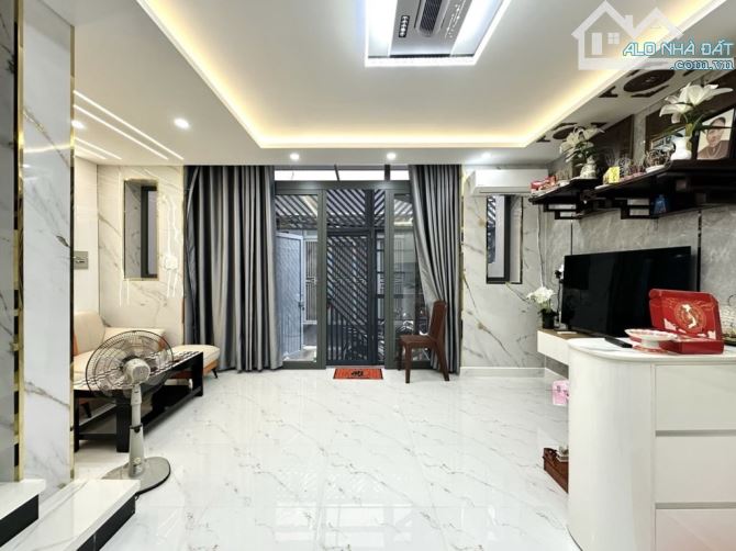 BÁN NHÀ HẺM VẠN KIẾP - BÌNH THẠNH - 5 TẦNG - 6M × 7M - 8.X TỶ - HĐT 25TR - 4
