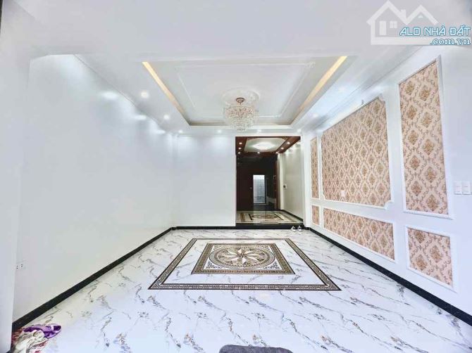 NHÀ BÁN PHỐ HOA LƯ – DT 60M2 – THANG MÁY – Ô TÔ QUA – NHÀ MỚI 5 TẦNG – MT 4,5M – GIÁ NHỈNH - 4