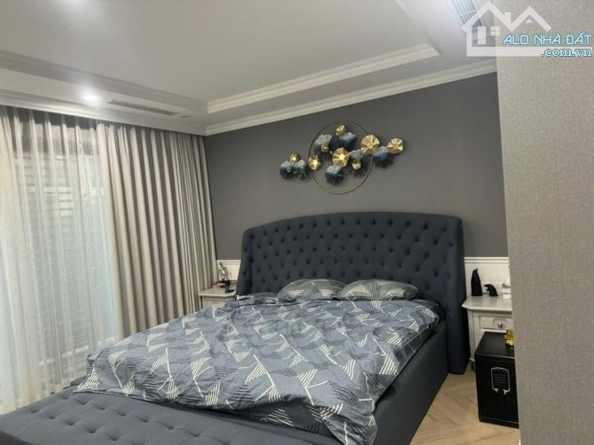 BÁN NHÀ NGUYỄN VĂN HUYÊN- 100M2, MẶT TIỀN 6.2M- Ô TÔ, CÁCH PHỐ 10M- GIÁ 22.5 TỶ - 4