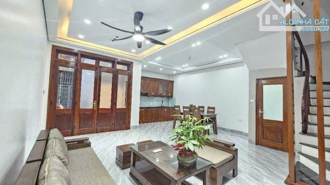 CĐT  Xây Tâm Huyết 5 tầng/50m2/6.45 tỷ- TT Phúc Lợi - Lonh Biên - 4