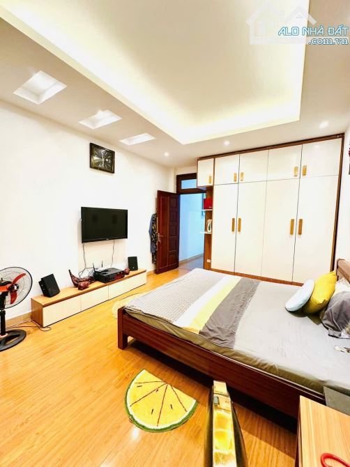 CHÍNH CHỦ CẦN BÁN NHÀ TRẦN CUNG BẮC TỪ LIÊM DT 60M 5 TẦNG NGÕ NÔNG GẦN PHỐ 12.9 TỶ - 4
