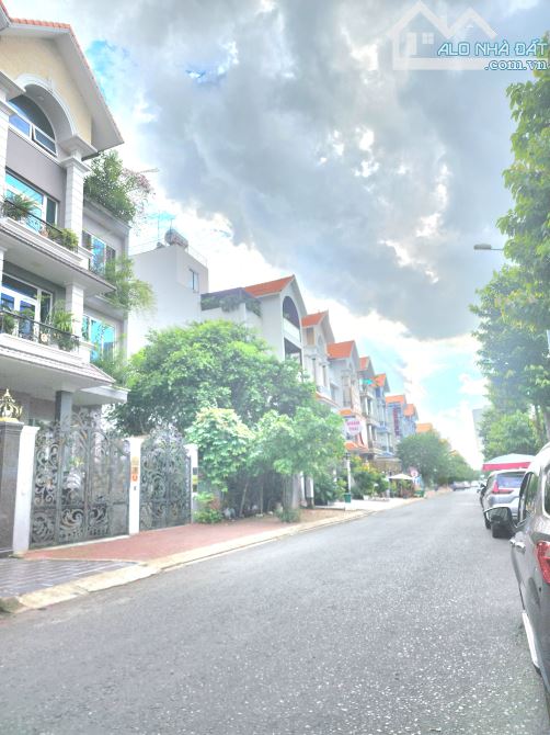 Bán Biệt Thự Đẹp 5 Tầng, Thang Máy, Có Hầm, 200m2, 10x20m, Chỉ 58 Tỷ 5, Tân Hưng, Quận 7 - 4