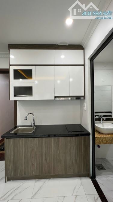 Toà CHDV Thái Thịnh, 85m2*7T thang máy, MT 10M, 18 PKK, ngõ KD ô tô, dòng tiền 1 tỷ/năm - 4