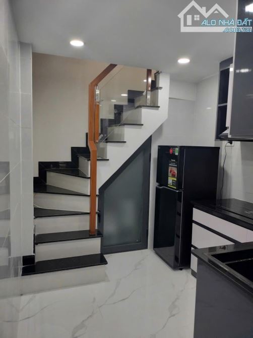 Nhà Mặt Tiền Mới Xây Đường Nhật Tảo P.8 Kinh Doanh Sầm Uất Giá 10T8 TL Mạnh - 4