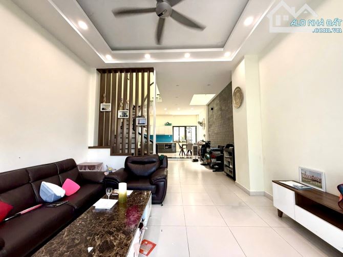 SIÊU PHẨM 3 Tầng bên sông HIỆP BÌNH CHÁNH THỦ ĐỨC DT 85m2 Giá 12.5 Tỷ - 4