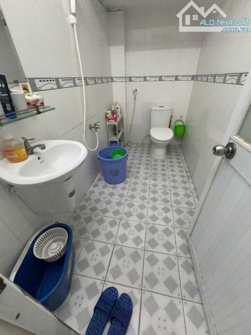 🏠 CHO THUÊ NHÀ GIÁ RẺ – PHƯỚC LONG B, Q9 5x15 ĐÚC 2 TẦNG 2 PN  Vị trí: Hẻm 3m đường 359, - 4
