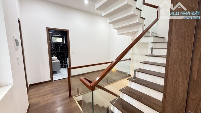 Bán Biệt Thự 3 Tầng Lô Góc 130m2 Siêu Sang, Gần Biển Sơn Thủy - Ngũ Hành Sơn, Chỉ 1X tỷ - 4