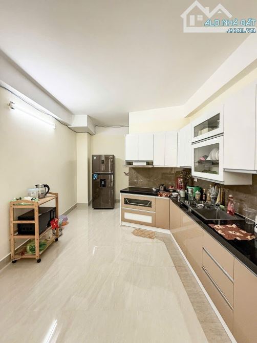 BÁN NHÀ SIÊU VỊ TRÍ 2 MT TRƯỚC SAU – LÝ THÁI TỔ, Q3 - DT: 3.5x22m - 6 TẦNG - GIÁ 24.5 TỶ - 4
