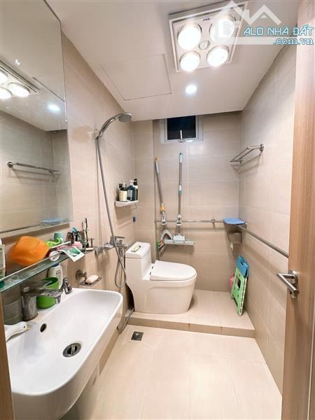 P. KIM GIANG - HOÀNG MAI - 3 BƯỚC RA Ô TÔ - THOÁNG TRƯỚC, SAU - 5 TẦNG - 42M - 9,x TỶ - 4