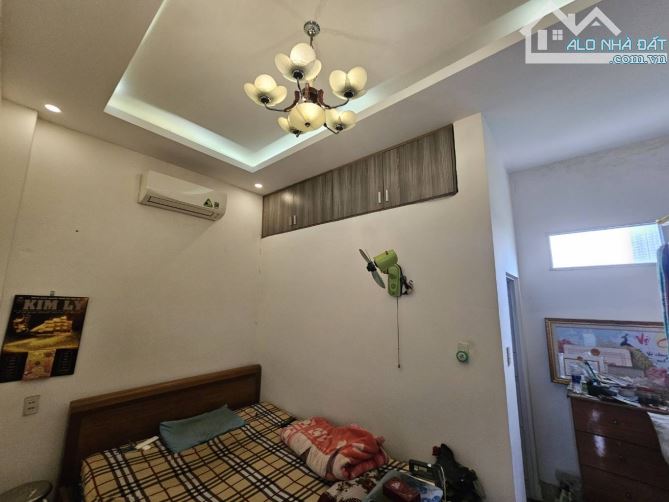 NHÀ 3 TẦNG 3PN SÁT VINHOME GRAND PARK - XE HƠI ĐỖ CỬA - 54M2 - 5 TỶ2- QUẬN 9 - 4