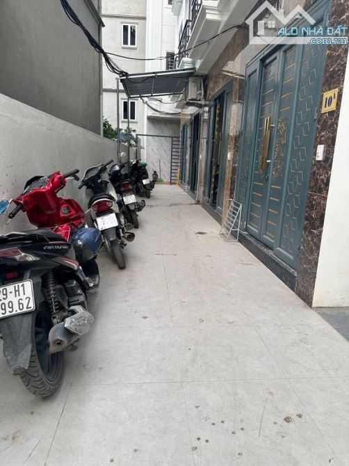 Bán gấp nhà Sát Nhổn 5 tỷ 5 - LO GÓC -  Dt 35m2 nhà xây 4 tầng gần o - 4