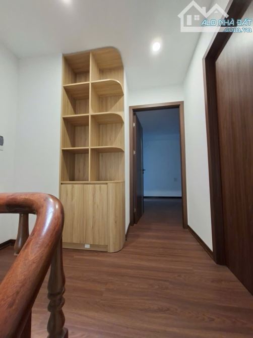 LONG BIÊN NHÀ DÂN 5 TẦNG GẦN 48M2-10 RA ĐƯỜNG Ô TÔ TRÁNH - GẦN CHỢ . HƠN 6 TỶ - 4