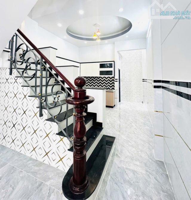 LÊ VĂN QUỚI - HẺM XE HƠI 6M XỊN  - 3 TẦNG 4PN ĐẸP 52M VUÔNG - 4