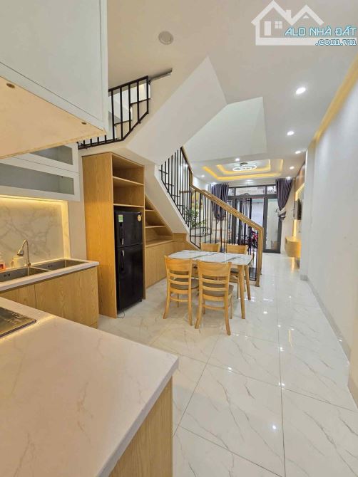 ► Nhà sát MT Ông Ích Khiêm, UBND Thanh Bình, 52m2, 2 tầng 3PN, thoáng, 3.xx tỷ - 4
