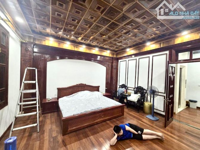 Lô góc Tây Sơn, ô tô tránh đỗ, kinh doanh, dân xây, ô tô ngủ trong nhà, 60m2 chỉ 21.5 tỷ - 4